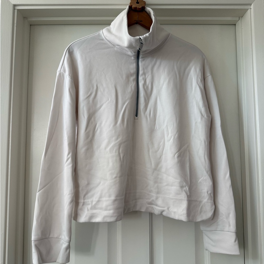 Athleta Seasoft 1/4 zip top. Magnolia White. M